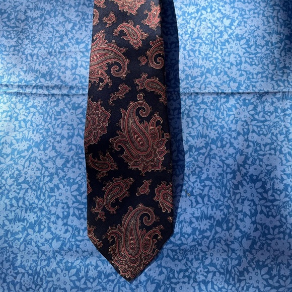 Vintage Silk Tie - Picture 3 of 10